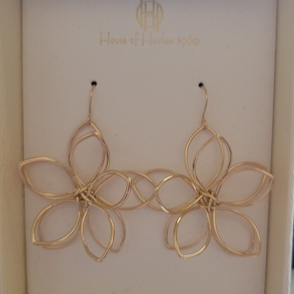 House of Harlow Goldtone Floral Earrings NIB - Picture 1 of 3